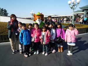 第18回 児童養護施設の子ども達を東京ディズニーランドにご招待 アニーこども福祉協会 活動記録